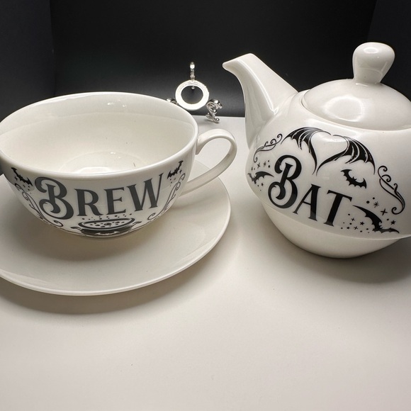 Alchemy of England Bat Brew Tea Set - Picture 4 of 5